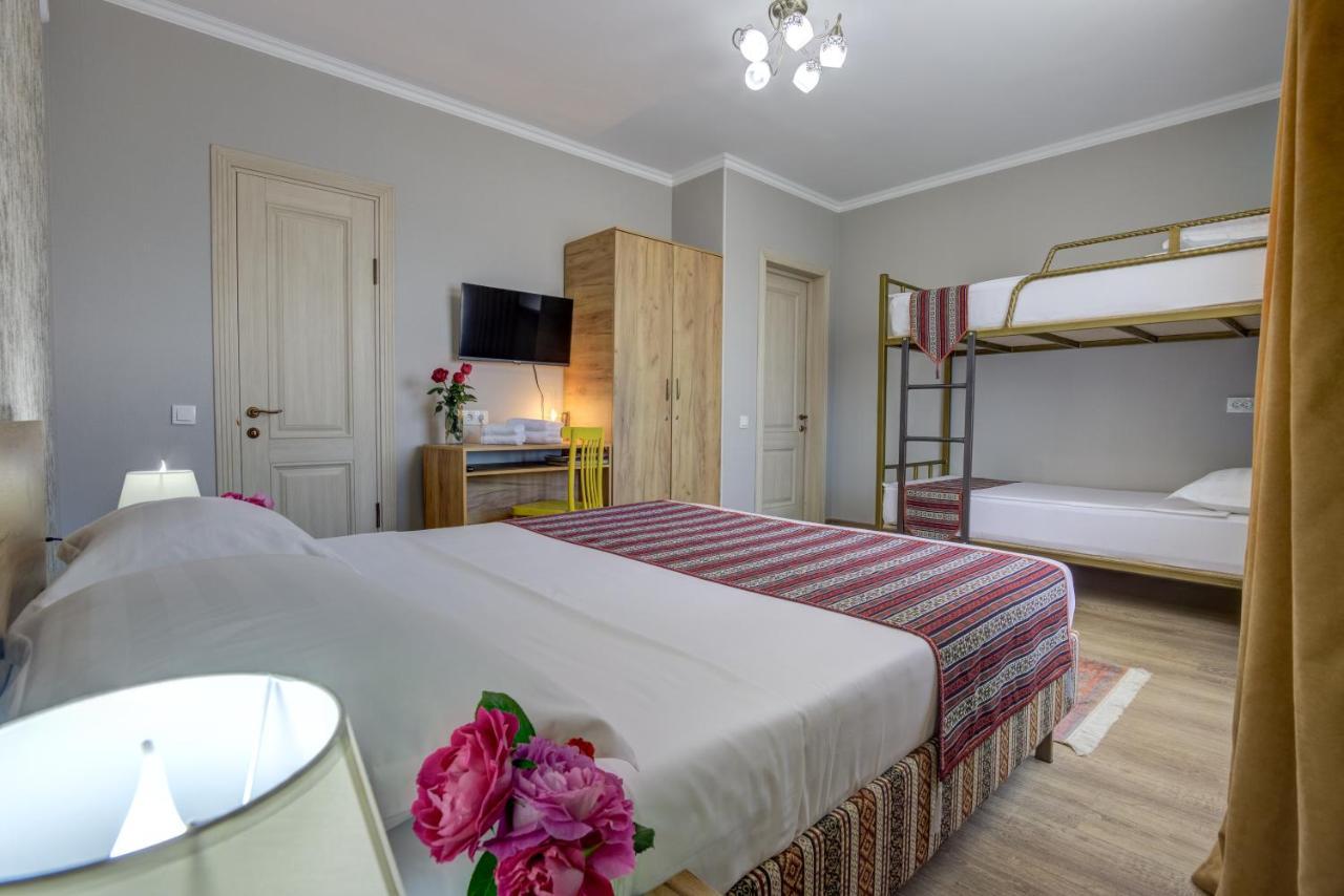 Ordo Hotel Каракол Екстериор снимка