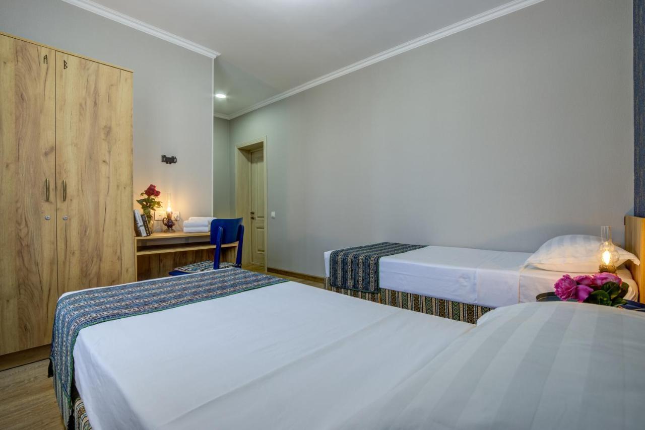 Ordo Hotel Каракол Екстериор снимка